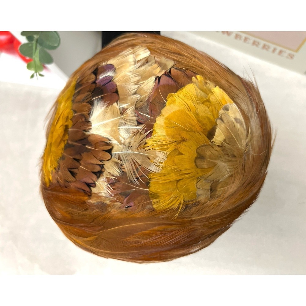 Vintage 1940-1950s Exotic Feathered Hat - Picture 2 of 8